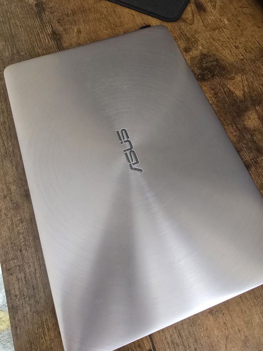 Asus UX330U | intel i7 | 8gb ddr4 | 256gb SSD
