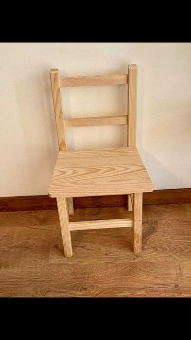 Cadeira infantil 30 cm altura até ao assento de madeira nova