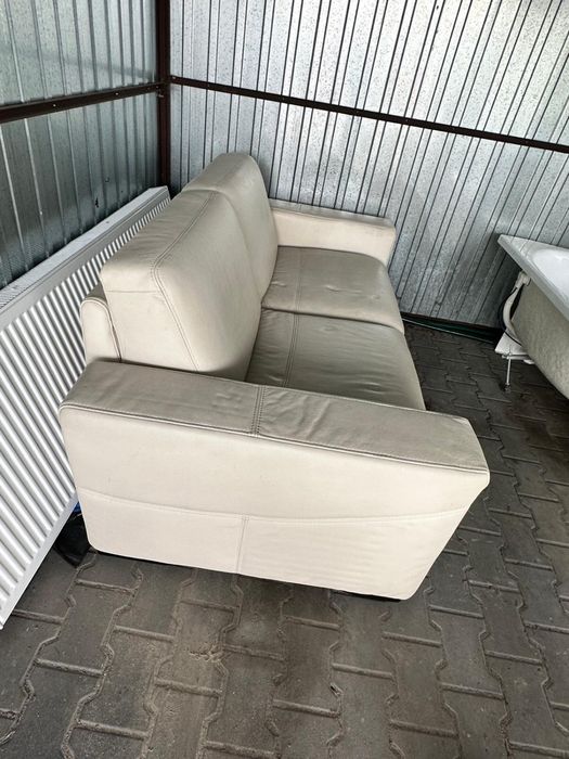 Sofa i dwa rozkładane fotele