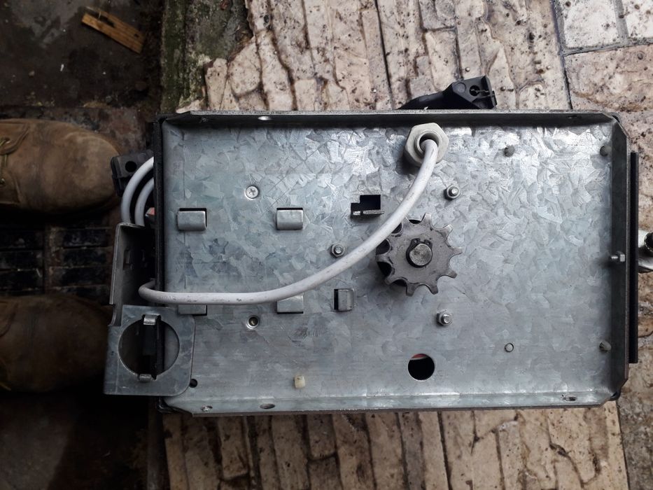 Motor De portão vasculante impecável