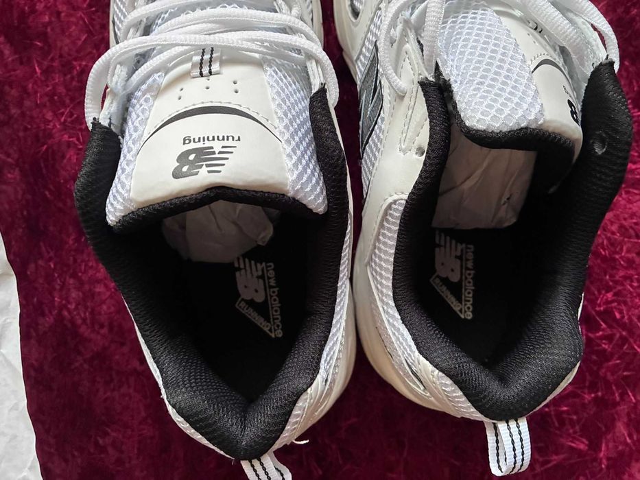 New Balance 530 branco/preto – novos
