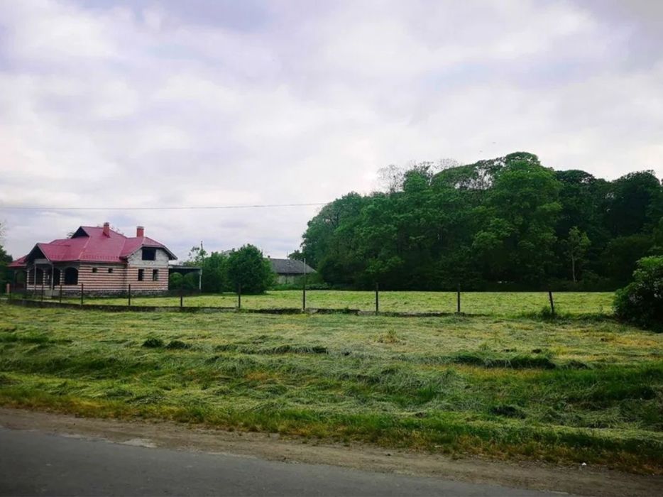 Продаж ділянки з будинком