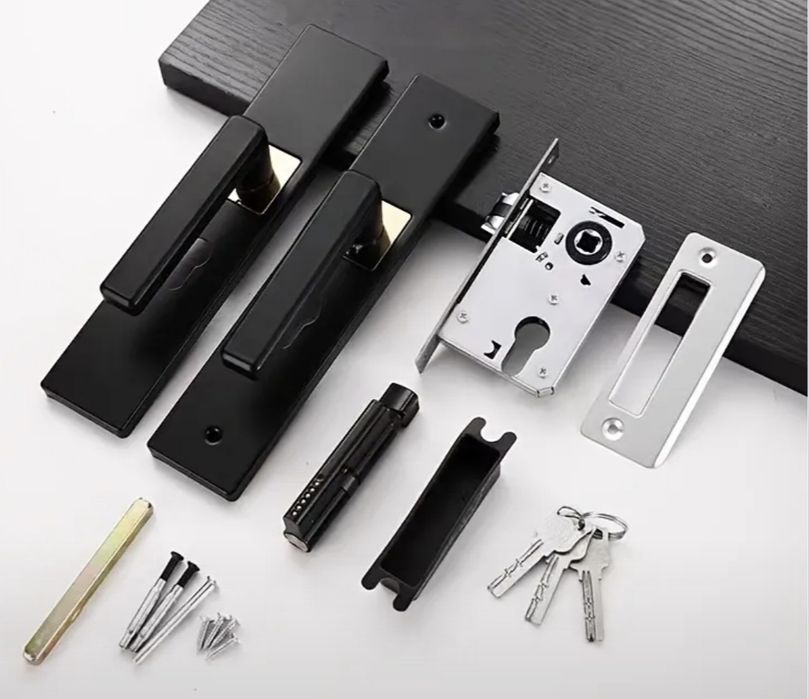 Conjuntos de puxadores com fechadura e chaves – NOVOS! 5 unidades