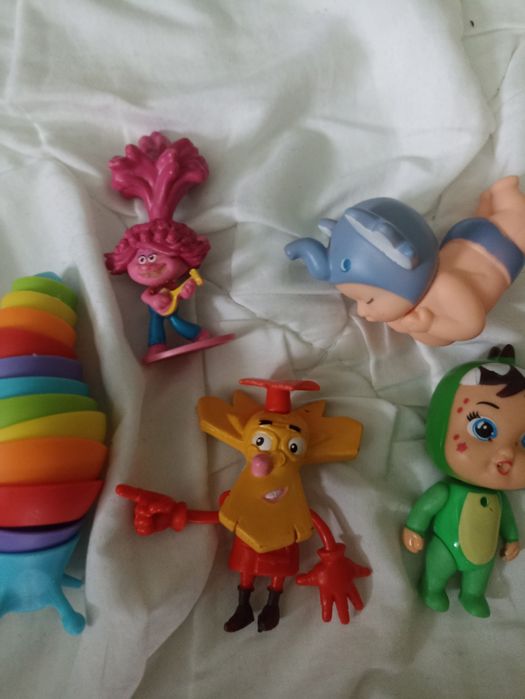 Іграшки для дівчинки