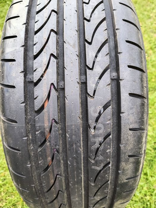 Opona NEXAN 215/50/17