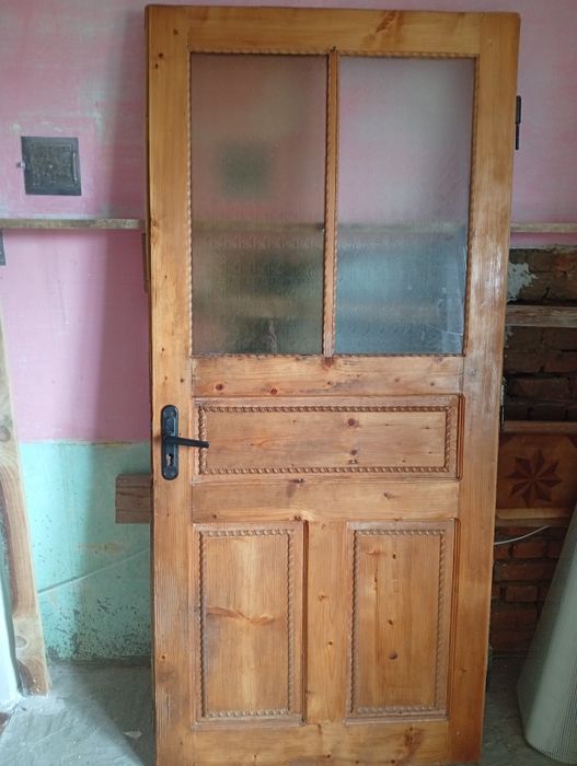 Дерев'яні  двері