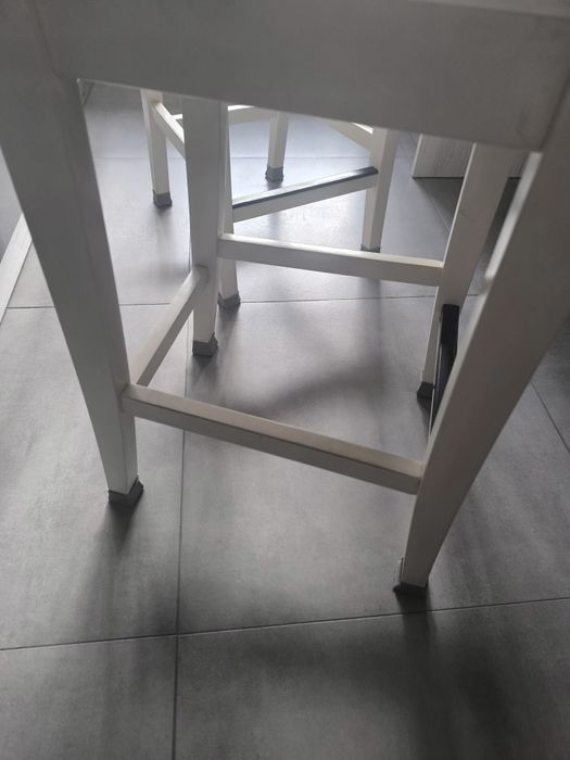 Cadeiras Altas Brancas