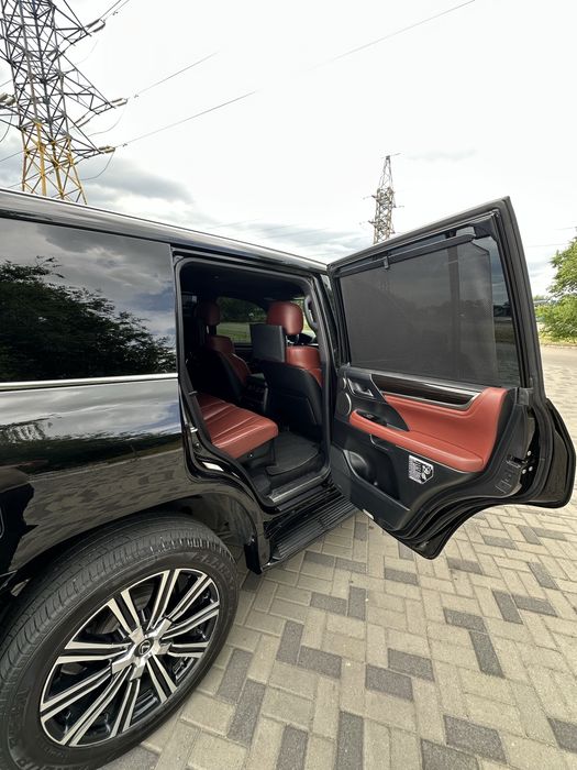 Продам Lexus LX570 f-sport 2019г 60000$