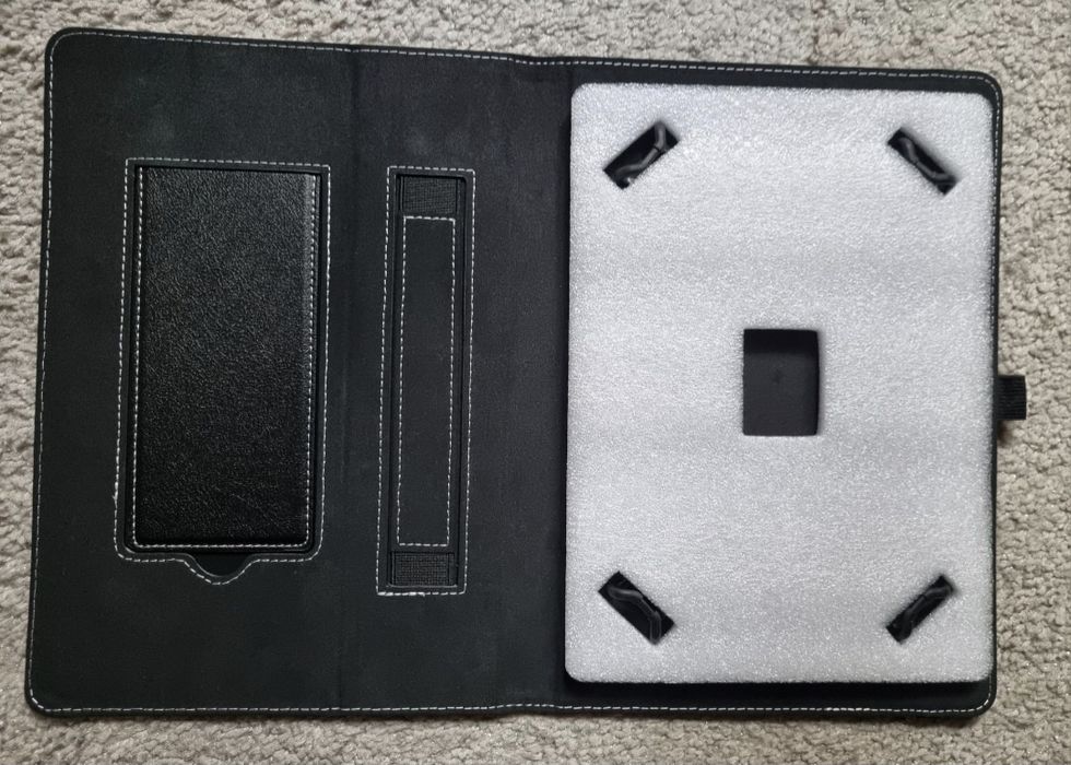 Uniwersalne etui książkowe na tablet lub czytnik e-booków