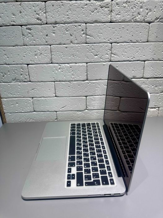 Apple Macbook pro 13 A 1502 intel i7 16 256