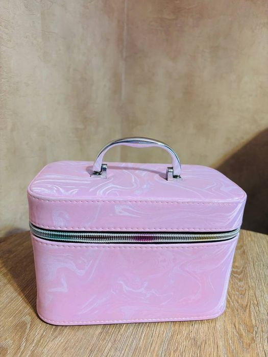 Косметичка рожева нова