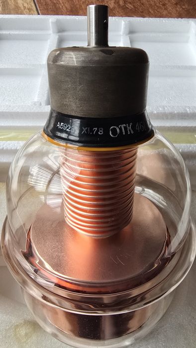 Kondensator próżniowy 20-1000pf 10kV