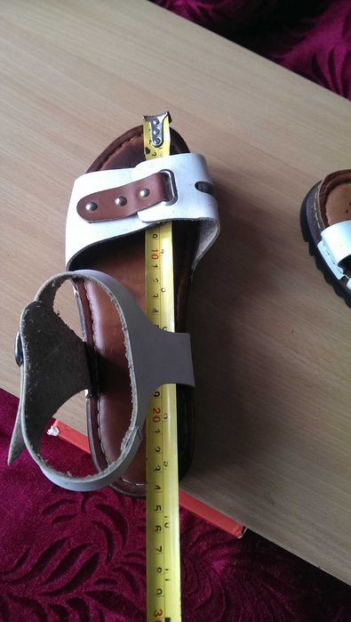 Женские Качественные кожаные сандалии босоножки Tina Shoes 38-го размера, имеют  анатомическую стельку и ребристую подошву