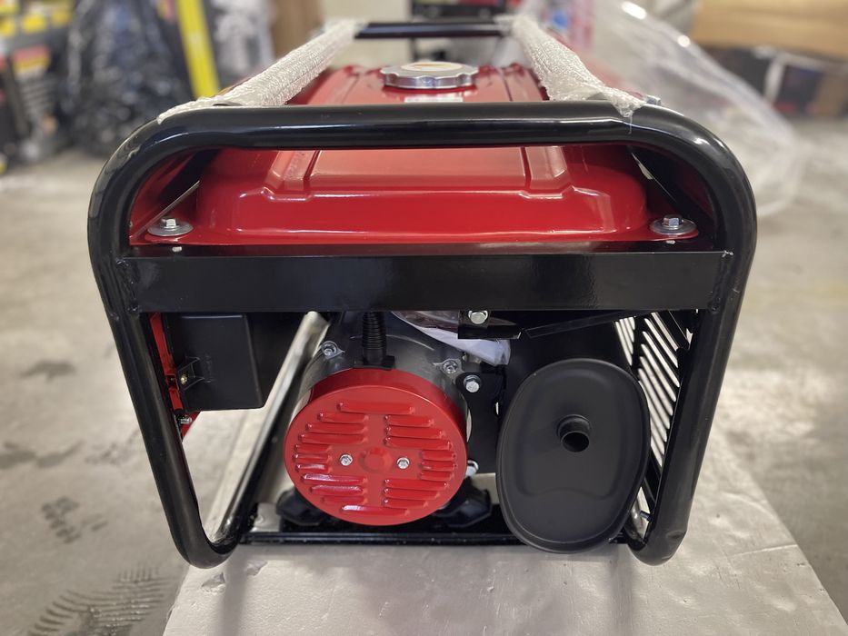 Генератор бензиновий 4.7 кВ
