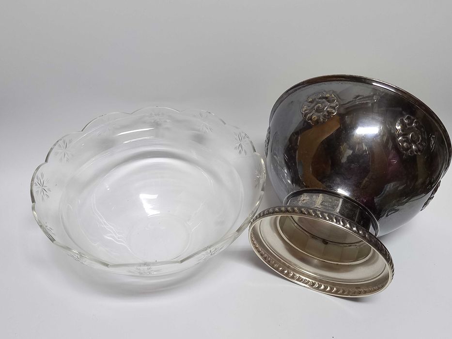 Owocarka, posrebrzana patera ze szkłem, pocz. XX w