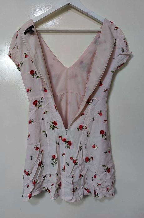 Vestido rosa claro flores vermelhas - Forever 21, S