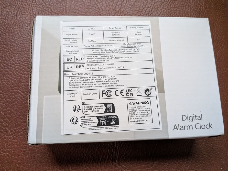 Relógio digital com despertador