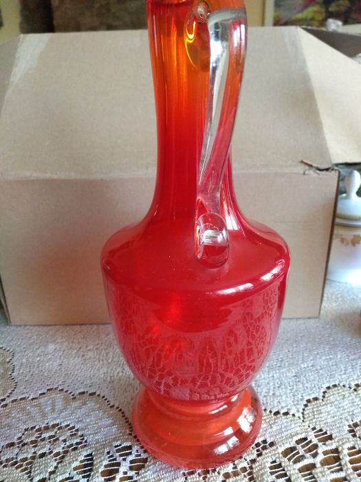 Piękny dzban szkło kolorowe