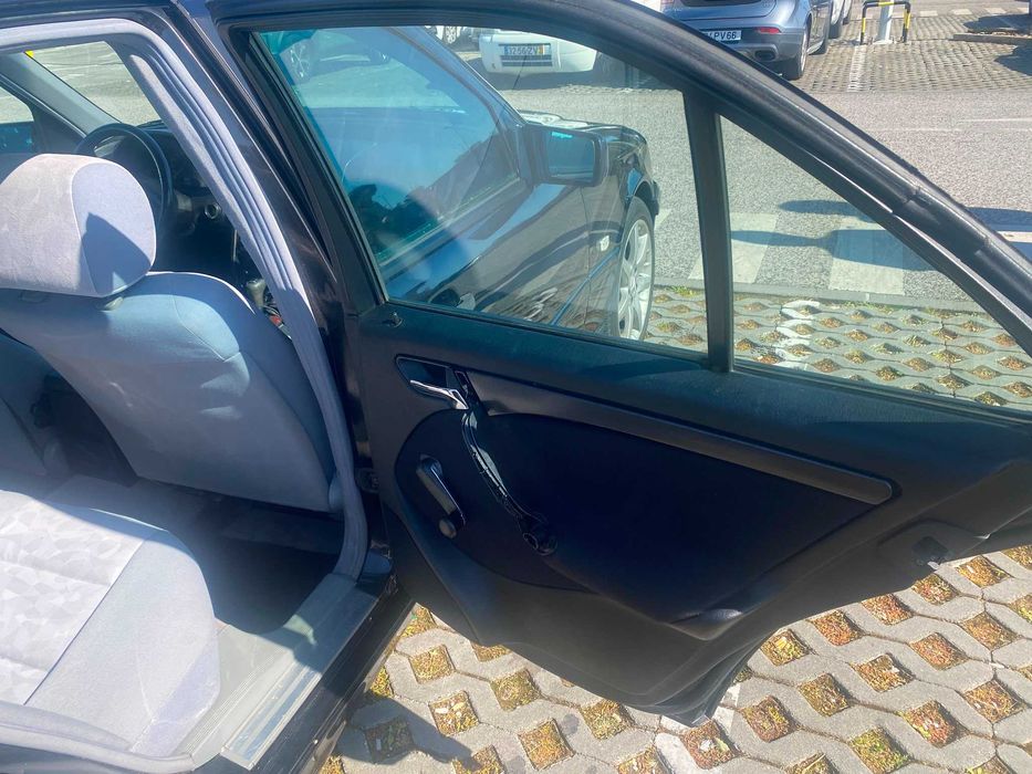Mercedes-Benz C 220 — fotografia 8