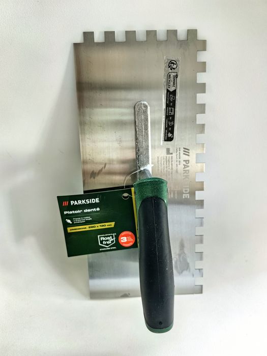 PARKSIDE Paca kielnia wygładzająca ząbkowa 28 x 130 cm