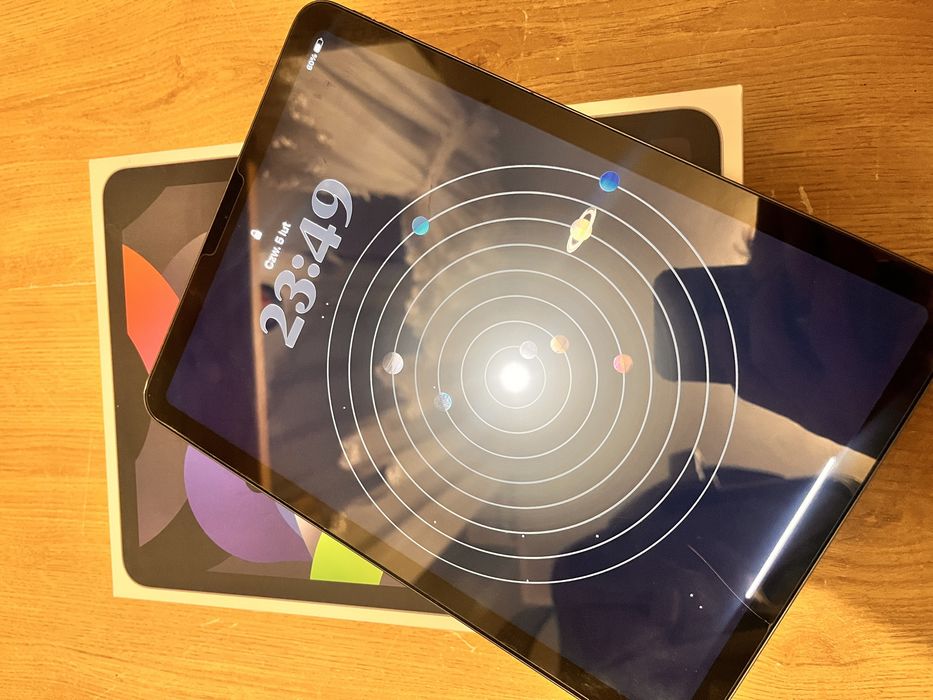 Zestaw iPad air 4 Pękniety