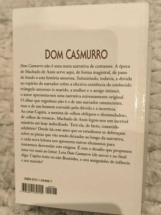 Dom Casmurro
de Machado de Assis