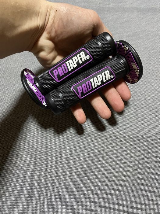 Гріпси на мотоцикл