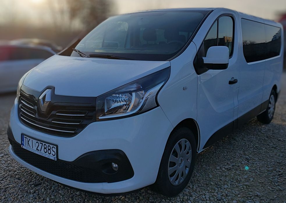 Wynajem busa 9-osobowego