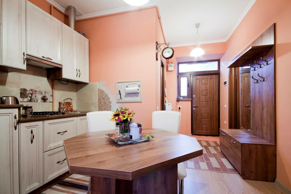 Подобово апартаментина Площі Ринок ( погодинно потижнево,помісячно)