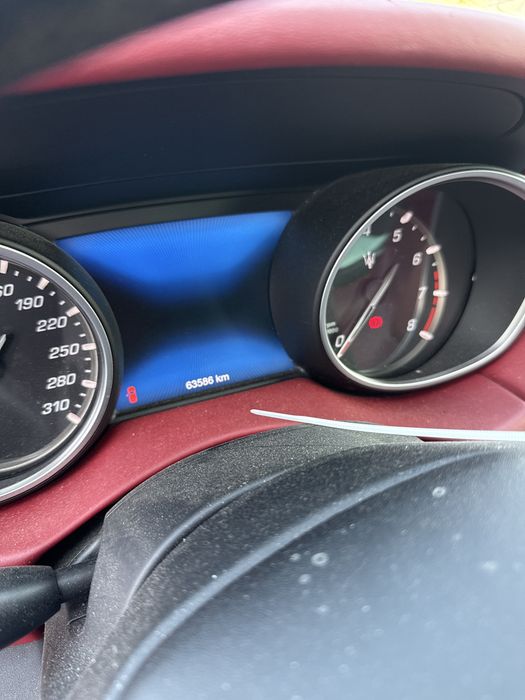 Maserati levante gransport sq4 430km odpala jeżdzi czerwony środek