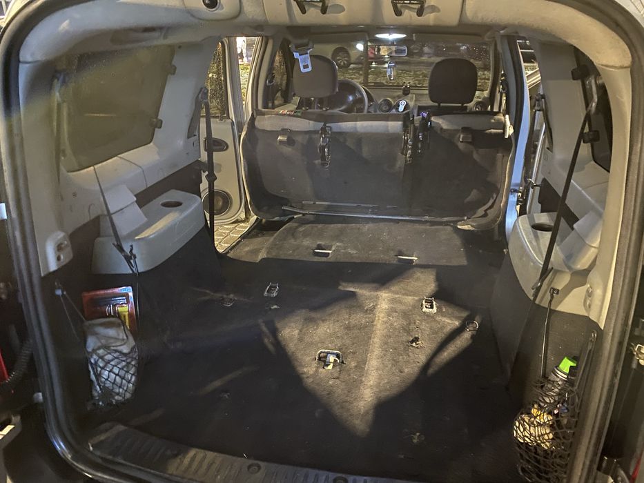 Renaul Logan MCV 2009 газ/бензин