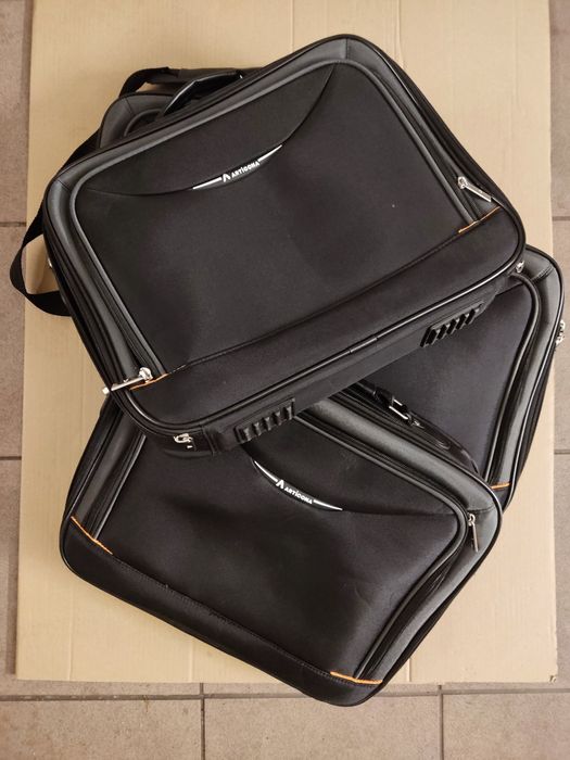 Torby to laptopa mix.