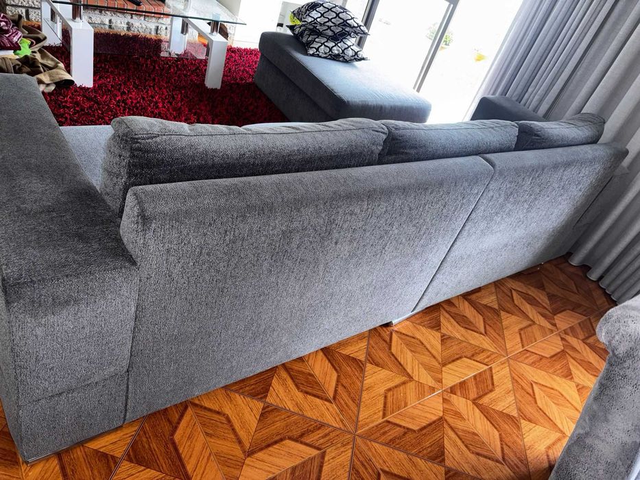 Sofá e puff de excelente qualidade(oferta 2 candeeiros)