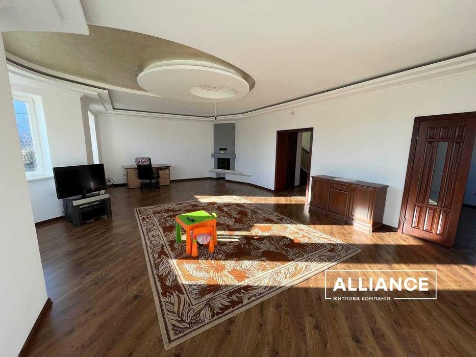 Шикарний будинок повністю готовий до проживання!