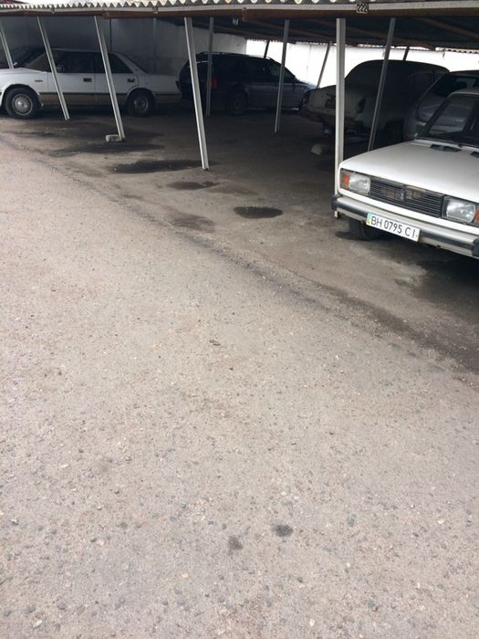 Сдам автоместо Г.Петрова/И.Рабина