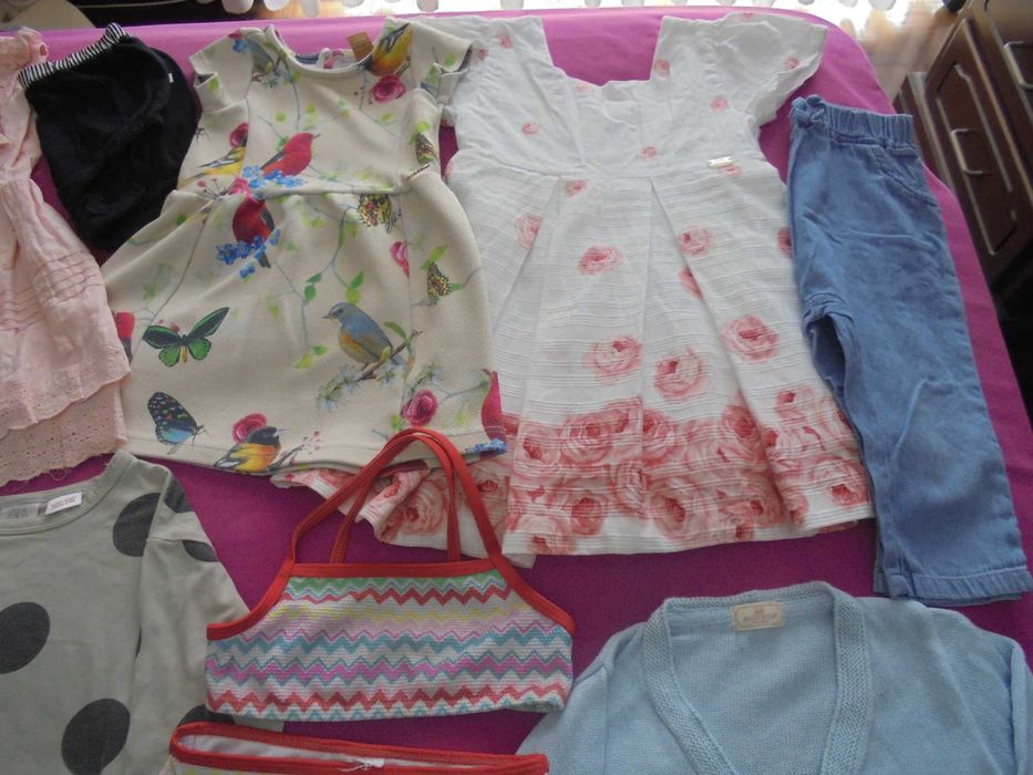 lote de roupa de menina os sapatos azuis marinho