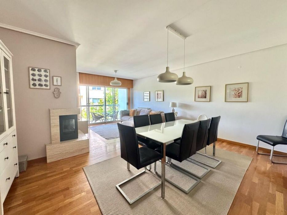 Mesa de Jantar em Vidro