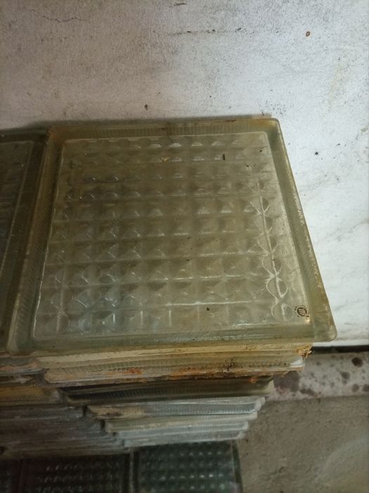 Стеклоблок, стеклянная плитка, кирпич