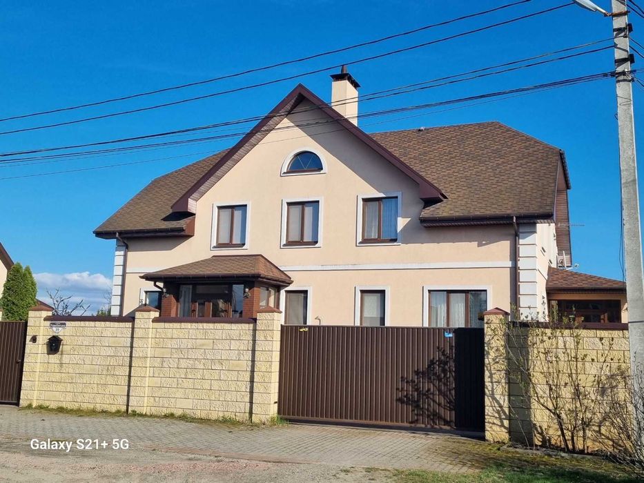 Долгосрочная аренда половині 2 єт. дома 145 кв.м. в с.Осещина