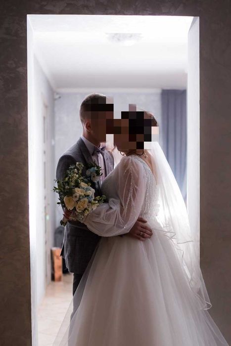 Стильна весільня сукня