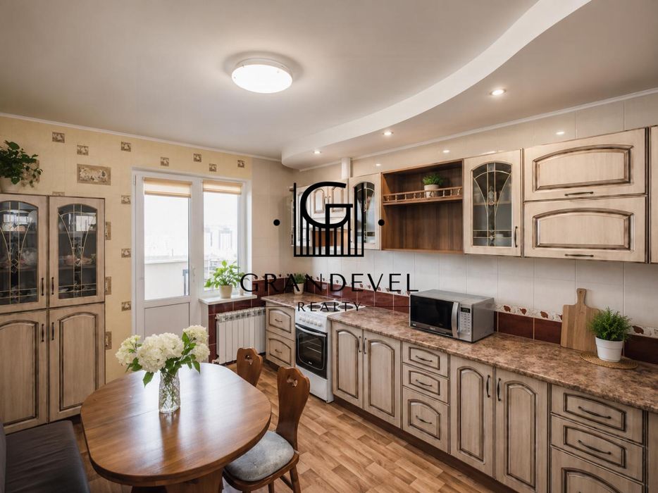 Продаж 3к квартири Максимовича 9А, Голосієвський р-н, Васильківська