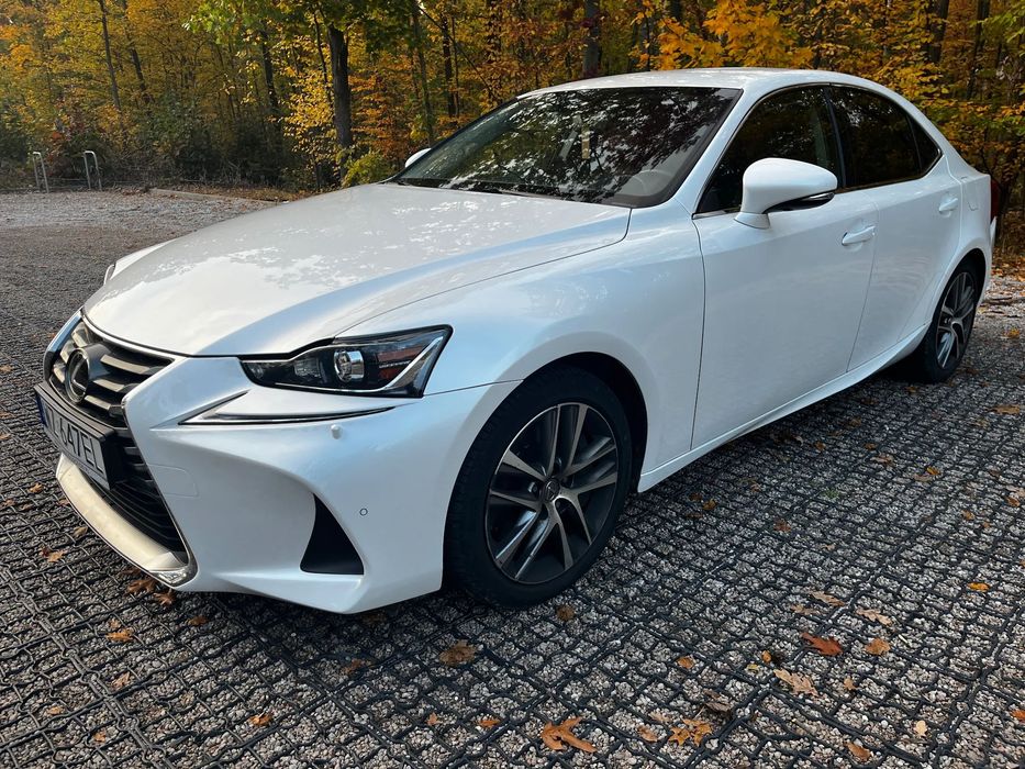 Lexus IS