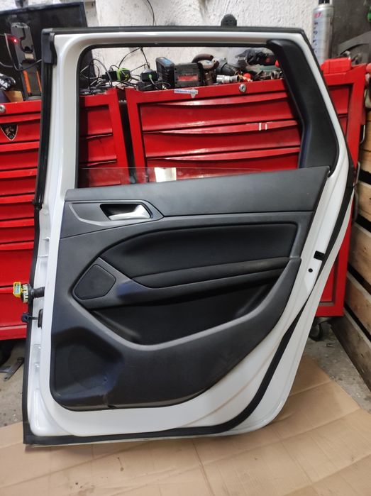 Drzwi prawe tylne Peugeot 308 t9 KEWD