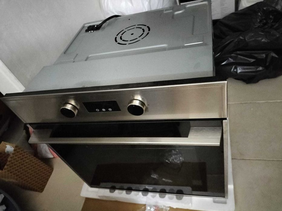 Forno Eléctrico de Encastre TEKA - Excelente Estado (Apenas precisa de grelhas (suporte) laterais novas)
