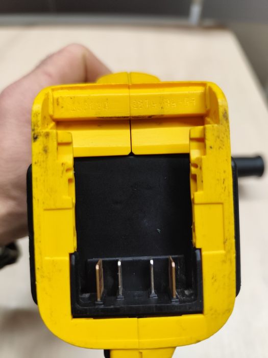 Вживана DeWalt DCG412 болгарка акумуляторна Деволт оригінал