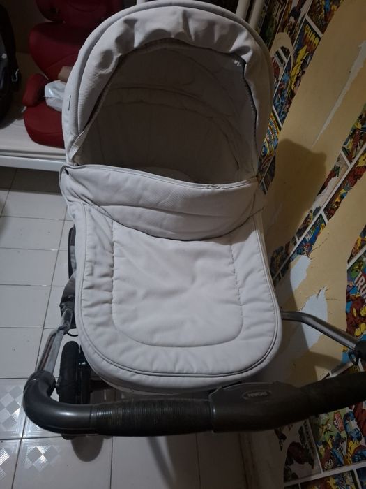 Carrinho com alcofa