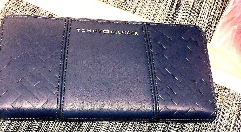 Tommy Hilfiger portfel na zamek