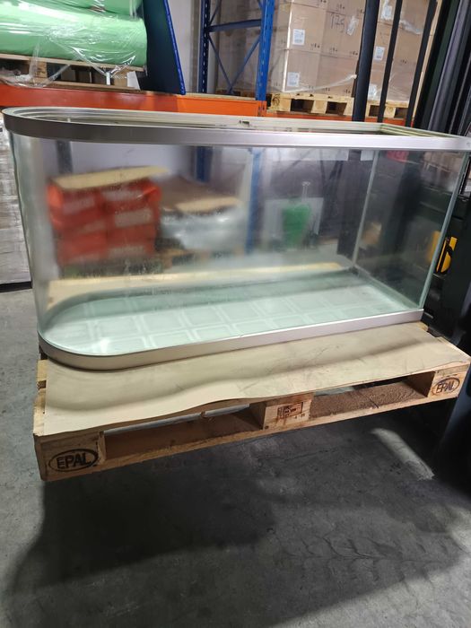 Aquário rectangular e curvo