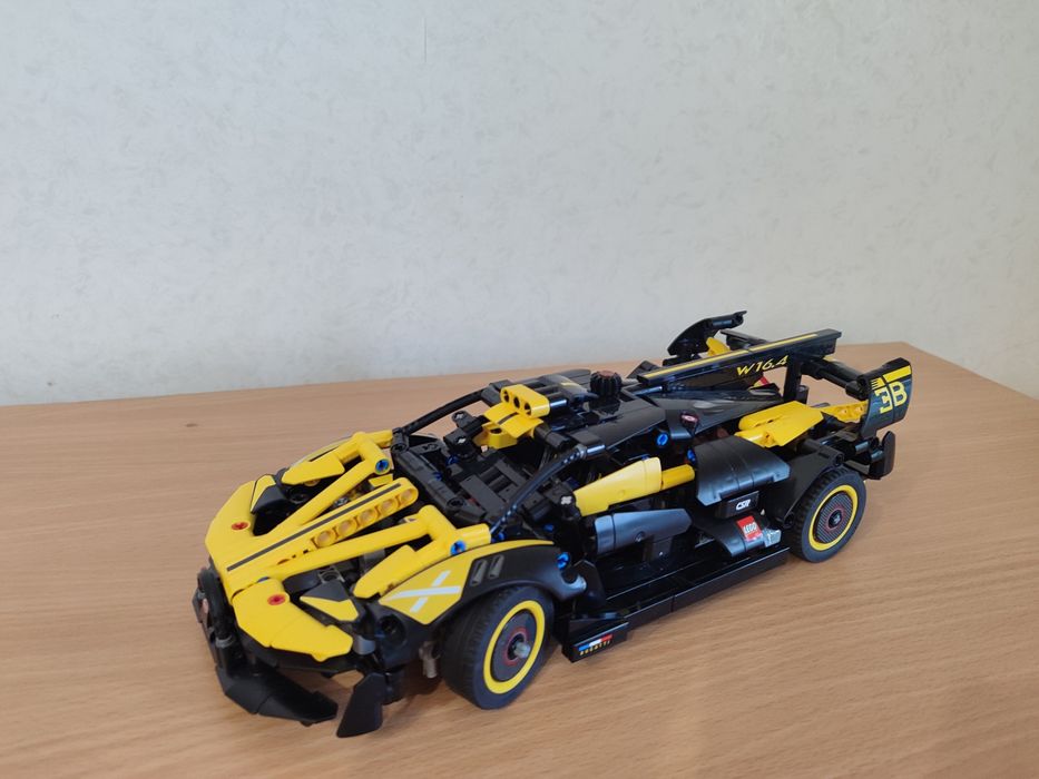 Lego Technic 42151 Bugatti Bolide Лего Техник