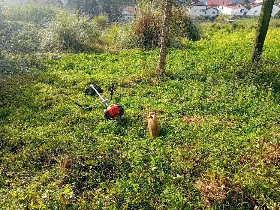 Roçadora 44 CC como nova usada uma vez